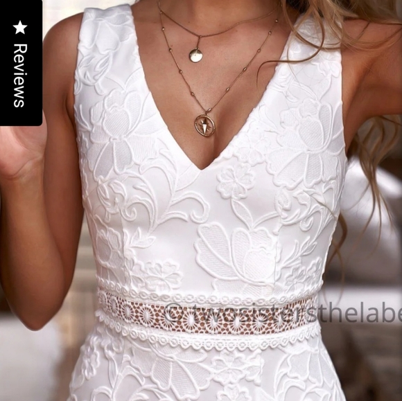 GORGEOUS White Dress! - Picture 3 of 5